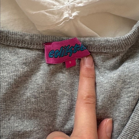 Edikted Heather Gray Cropped Top - Picture 2 of 3